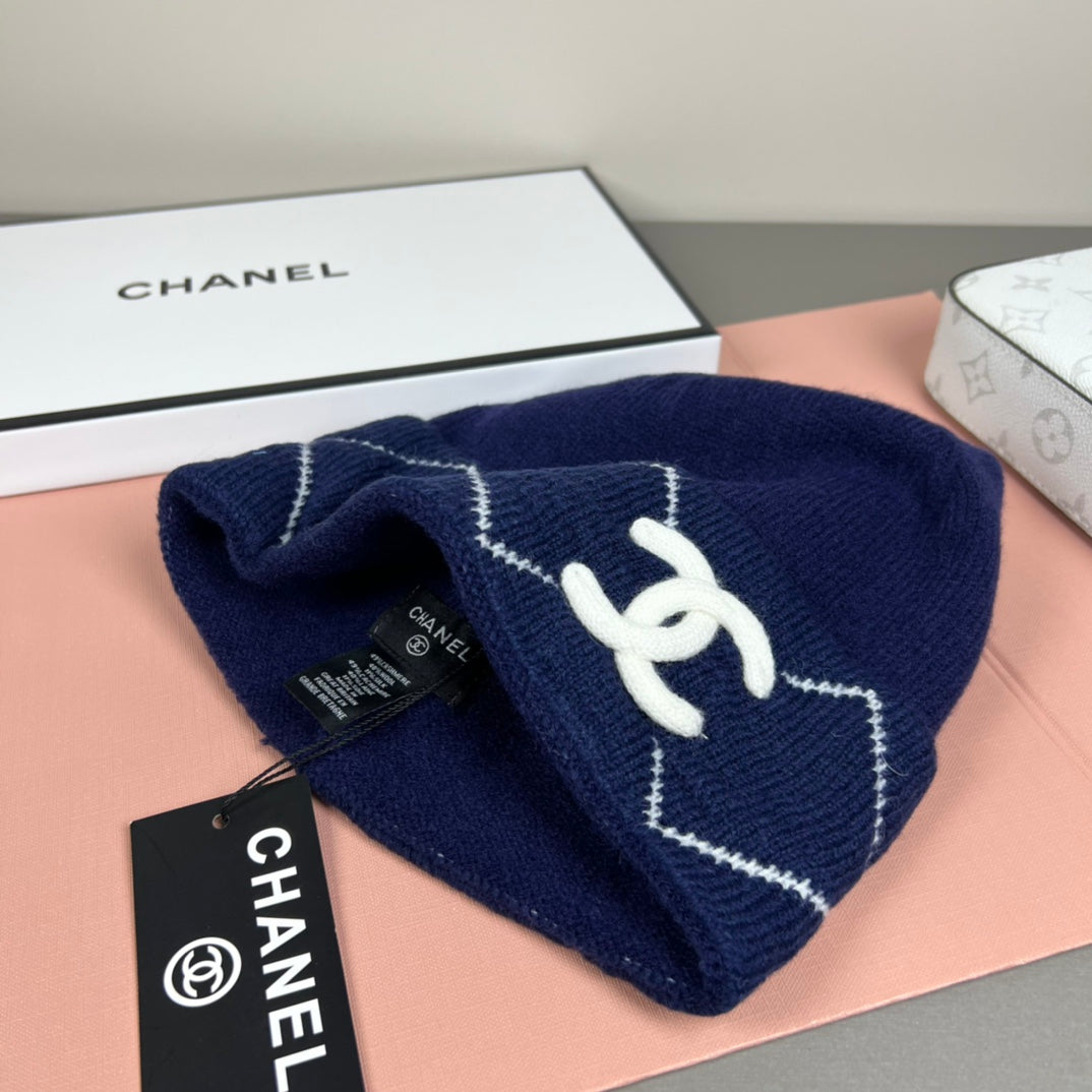 Diamond Pattern Knit Beanie