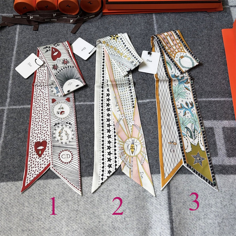 Bufanda de cinta con medallón y estampado ornamental - 5 x 120 cm