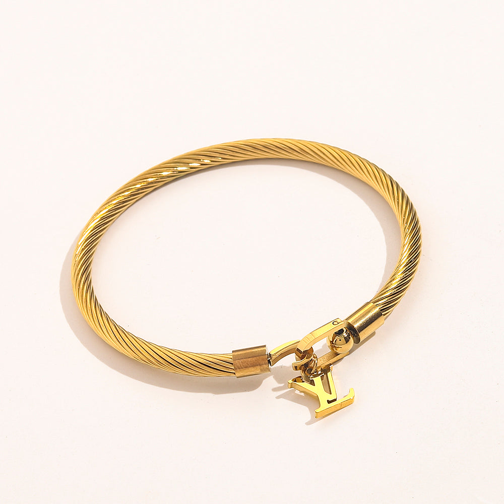 Pulseira de malha em aço inoxidável 304 com pingente de monograma