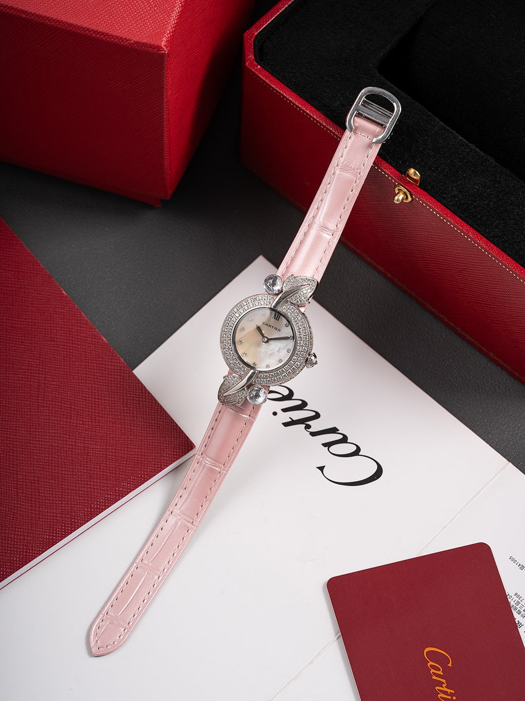 Leaf-Accent Crystal Strap Watch - Silver / Pink / Light Dial