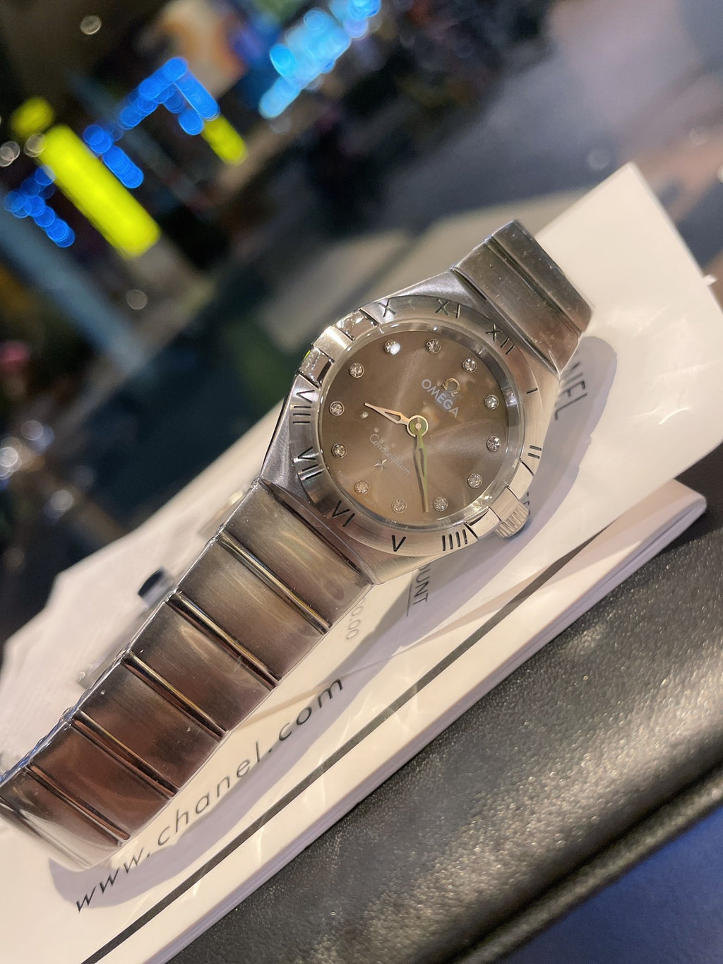 28mm Gray Dial Bracelet Watch - product view 4