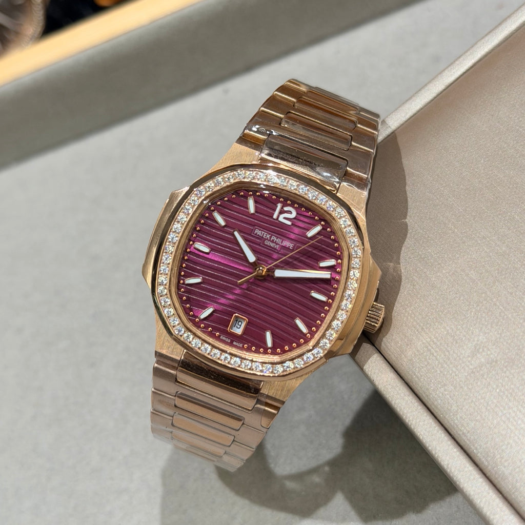35 mm gold-tone watch - Burgundy - crystal-set bezel