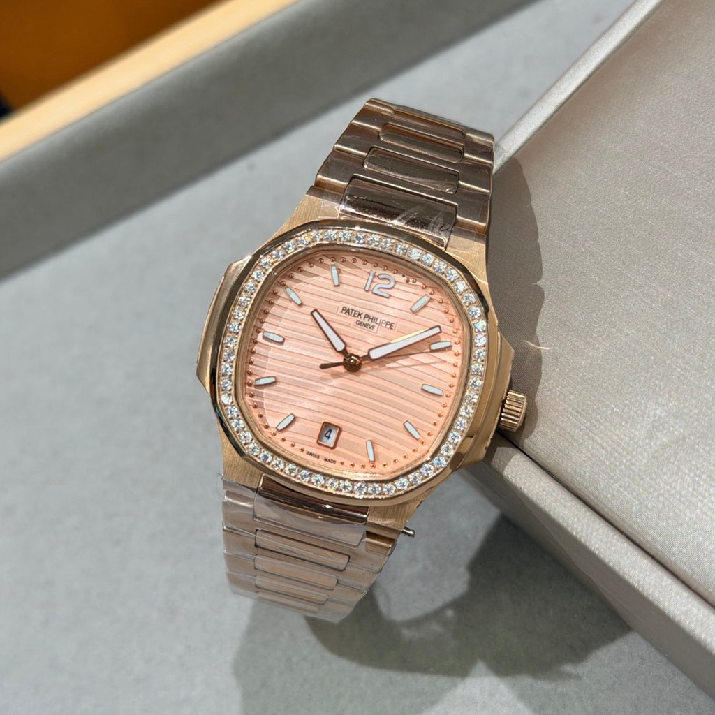 35 mm gold-tone watch - Peach - crystal-set bezel