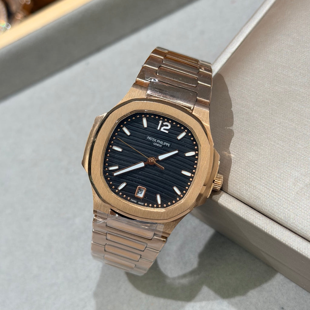 35 mm gold-tone watch - Black - smooth bezel