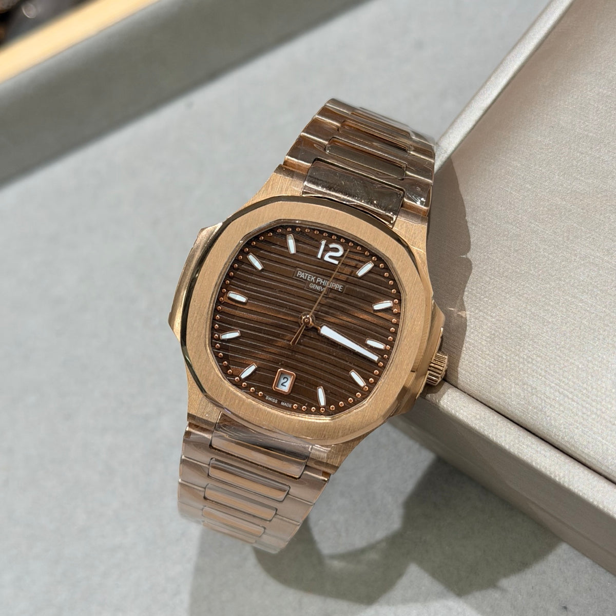35 mm gold-tone watch - Brown - smooth bezel