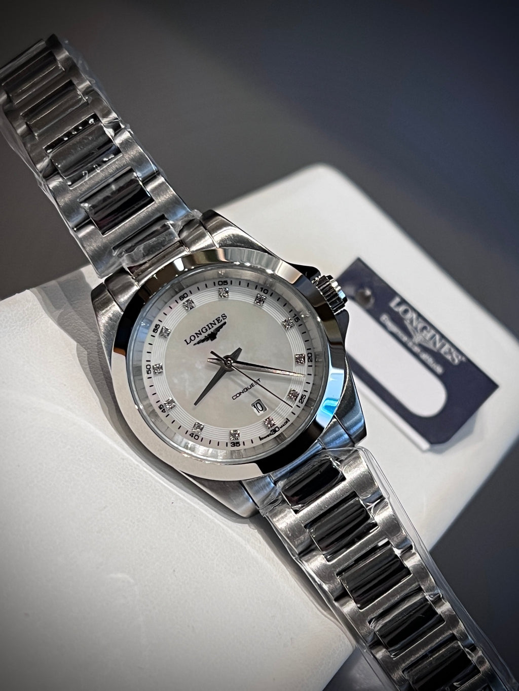 White / Crystal Markers watch