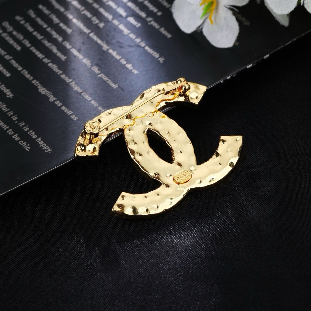 Two-Tone Color-Inlay Emblem Brooch