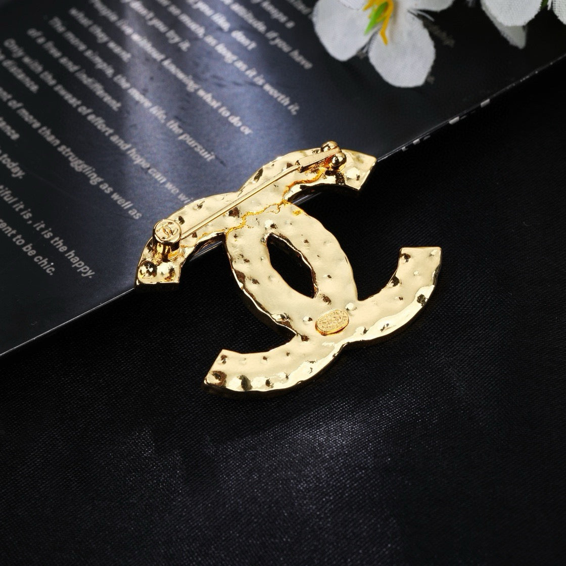 Two-Tone Color-Inlay Emblem Brooch