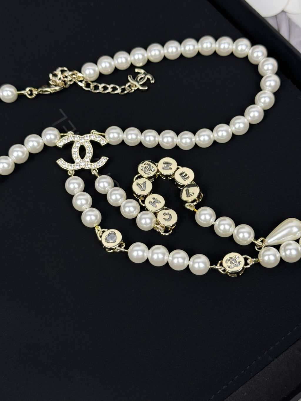 Pearl-Look Beaded Choker with Double Tassel