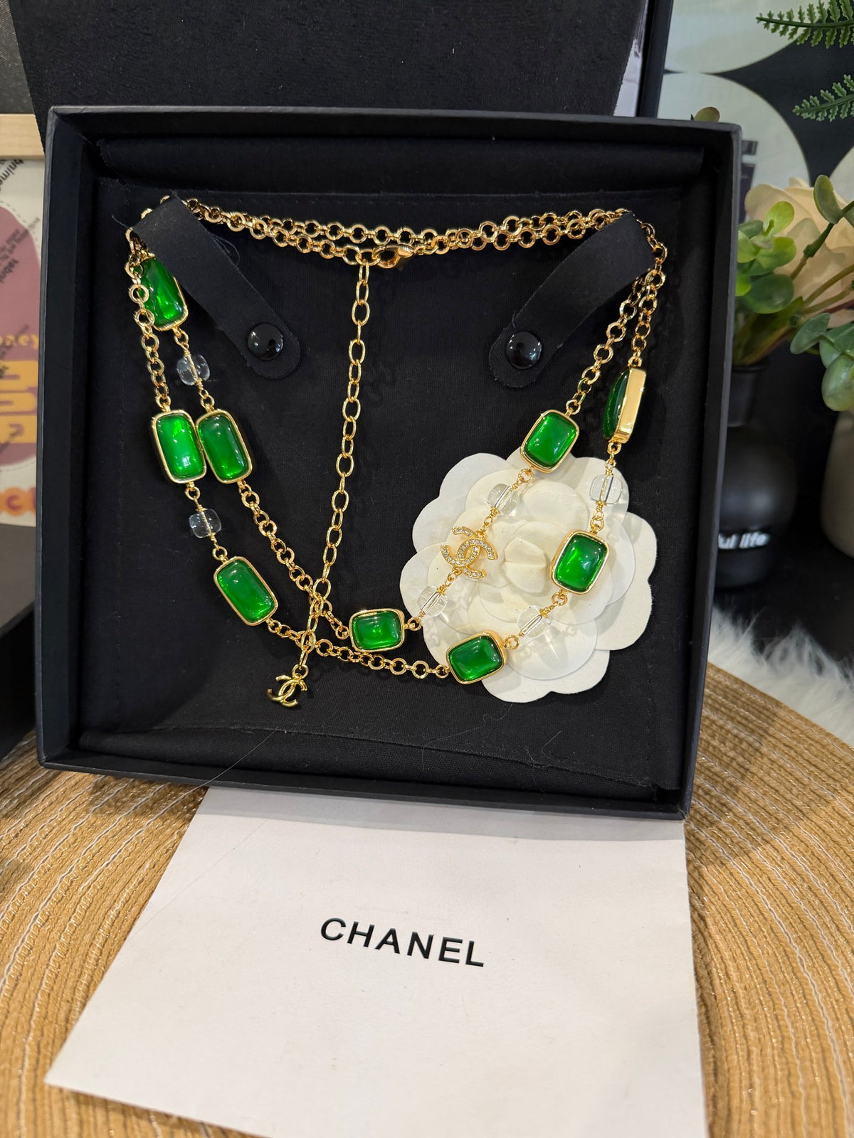 Collar vintage de cuentas cuadradas de cristal verde esmeralda y tono dorado, estilo suéter, cuentas cuadradas tipo caramelo