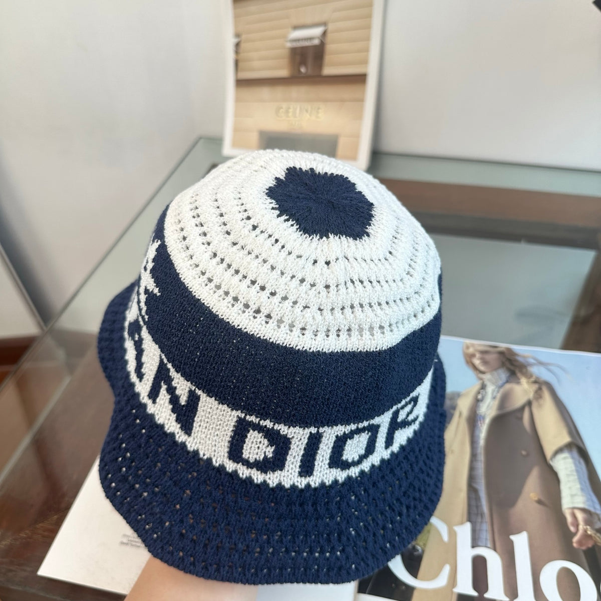 Sombrero de pescador de ganchillo con estrella y letras