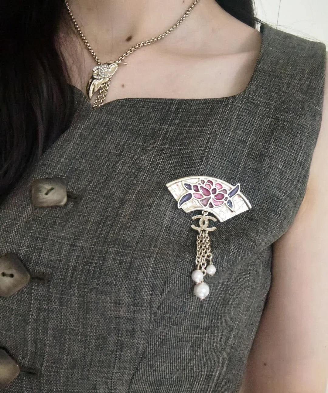 Red Flower Fan Brooch with Chain Drops