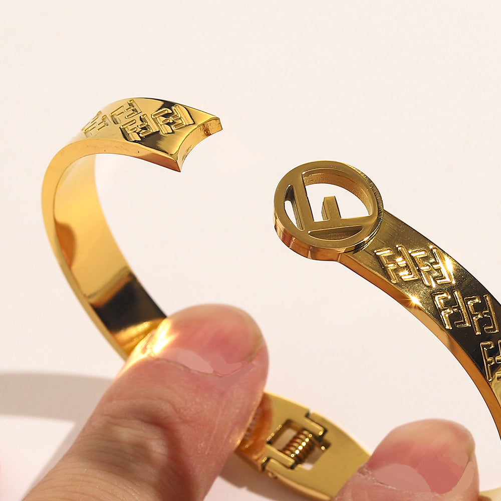 304 Stainless Steel Textured Round-Clasp Bangle Bracelet