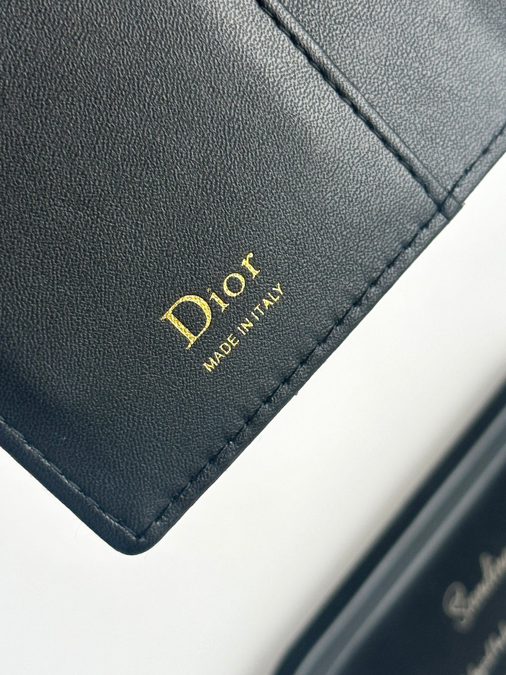 Billetera con Solapa y Lazo Monogram 017