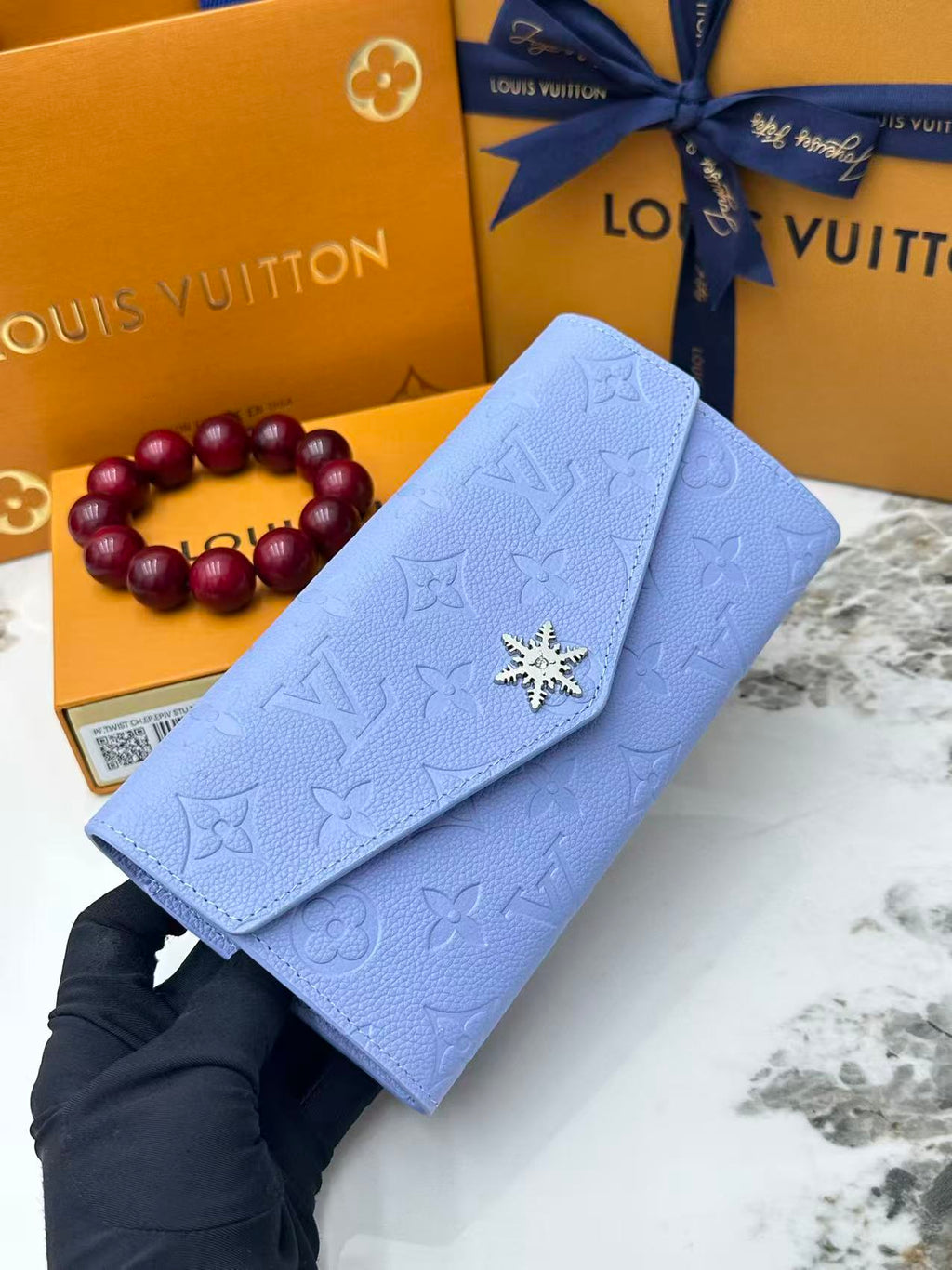 Embossed Envelope Wallet 002