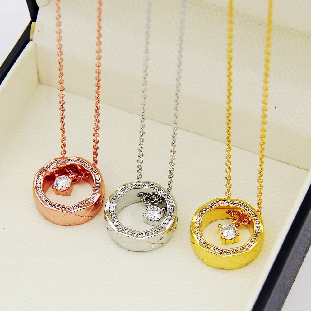 Collier pendentif cercle ouvert