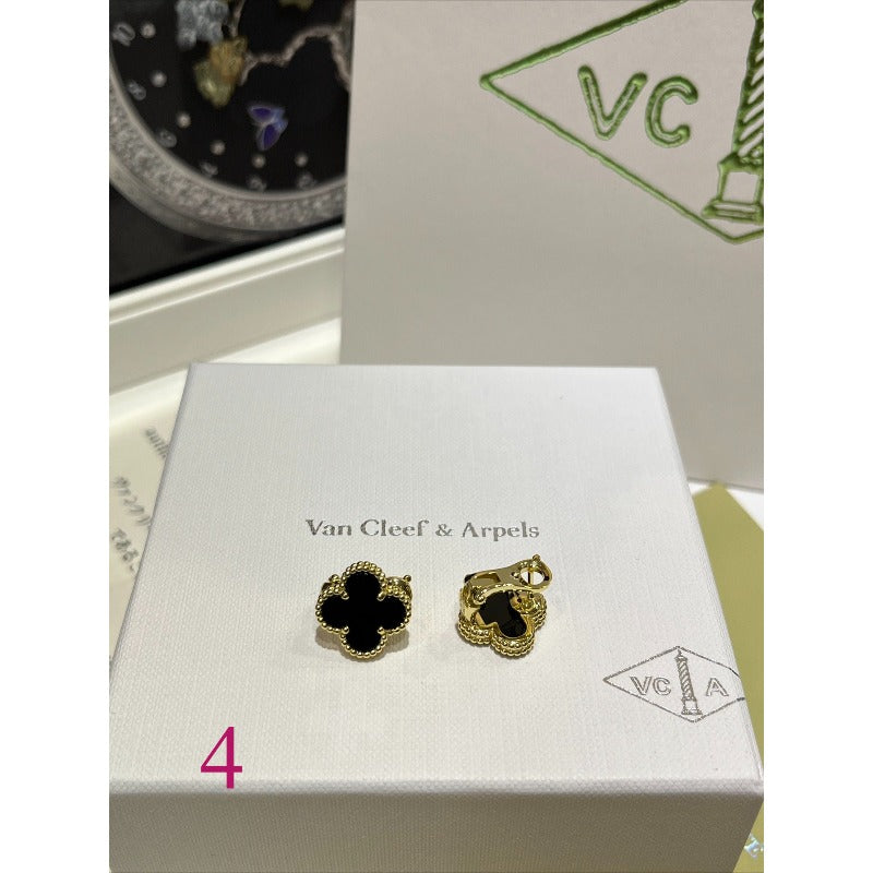 Rounded Quatrefoil Stud Earrings