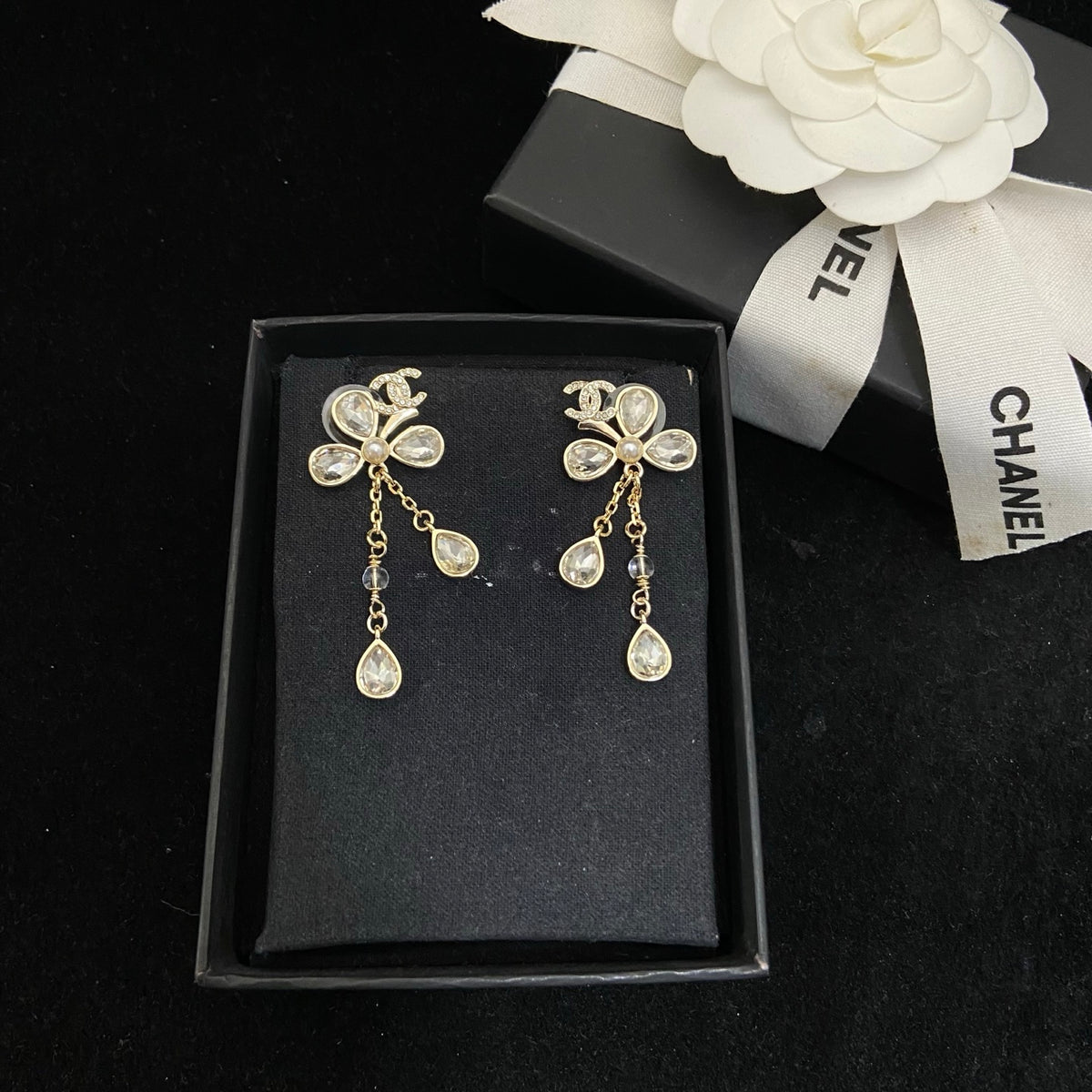 Flower & Teardrop Chain Dangle Earrings