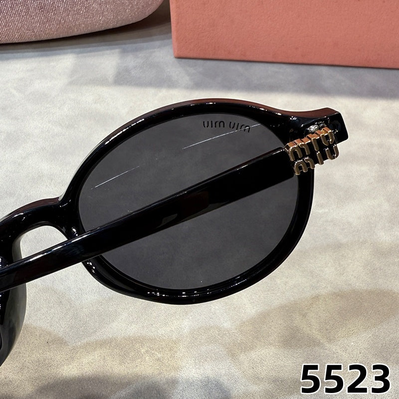 Narrow Cat-Eye Sunglasses with Swept Corners Fashion Sunglasses、New Arrivals、Miumiu Series
