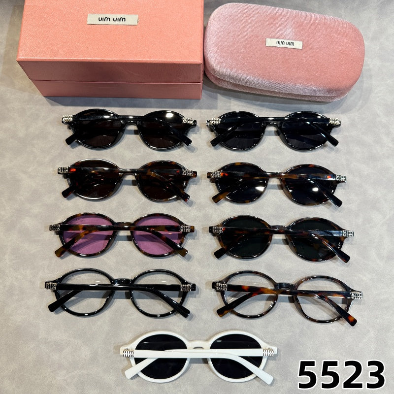 Narrow Cat-Eye Sunglasses with Swept Corners Fashion Sunglasses、New Arrivals、Miumiu Series