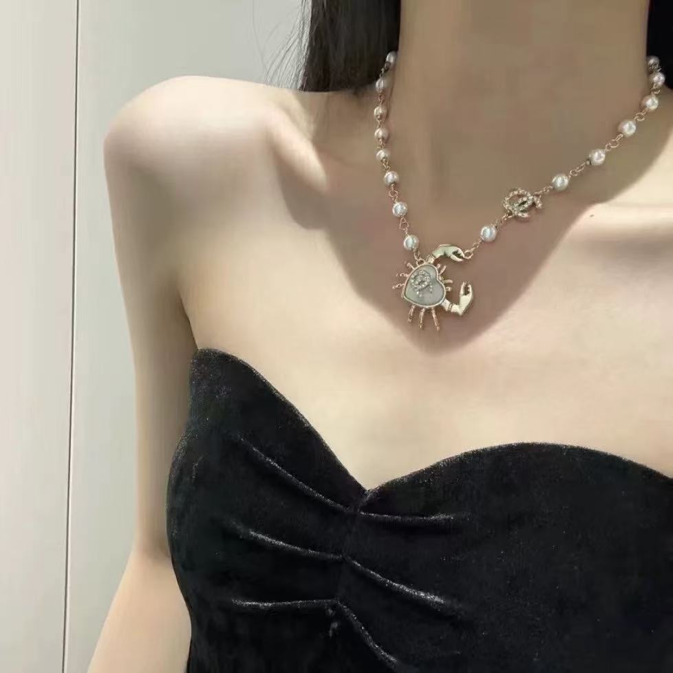 Pearl-Look Bead Necklace with Crab Charm