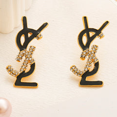 Boucles d'oreilles à clous en forme de lettres colorées en acier inoxydable 304
