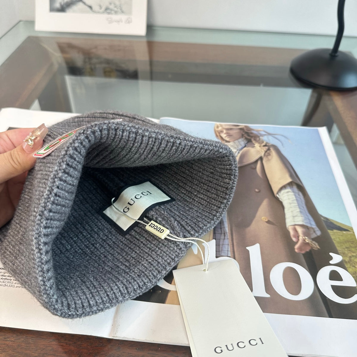 Bonnet côtelé à revers avec écusson lettré