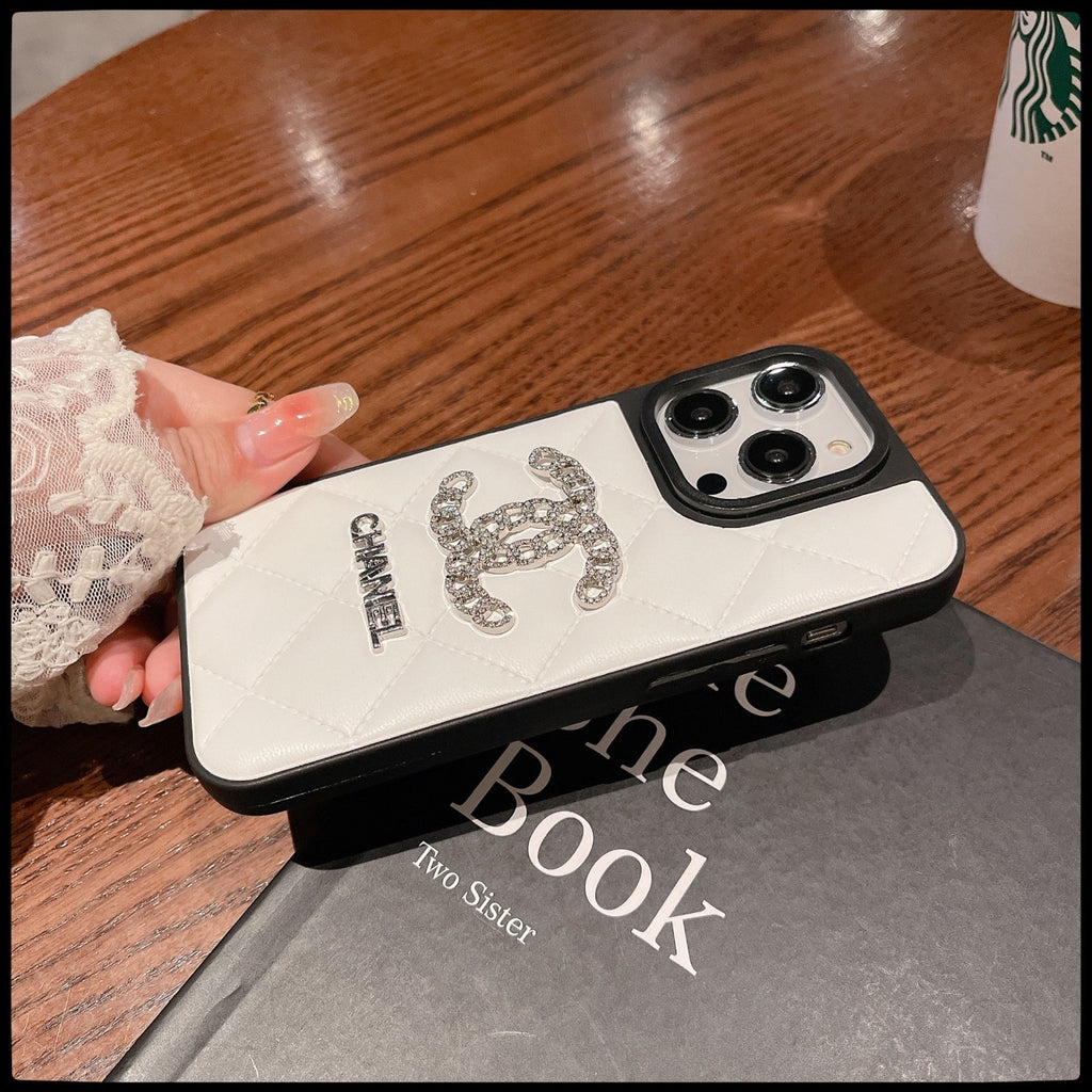 Funda para teléfono con emblema decorativo