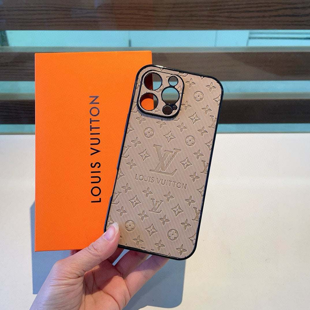Funda para móvil con monograma en relieve