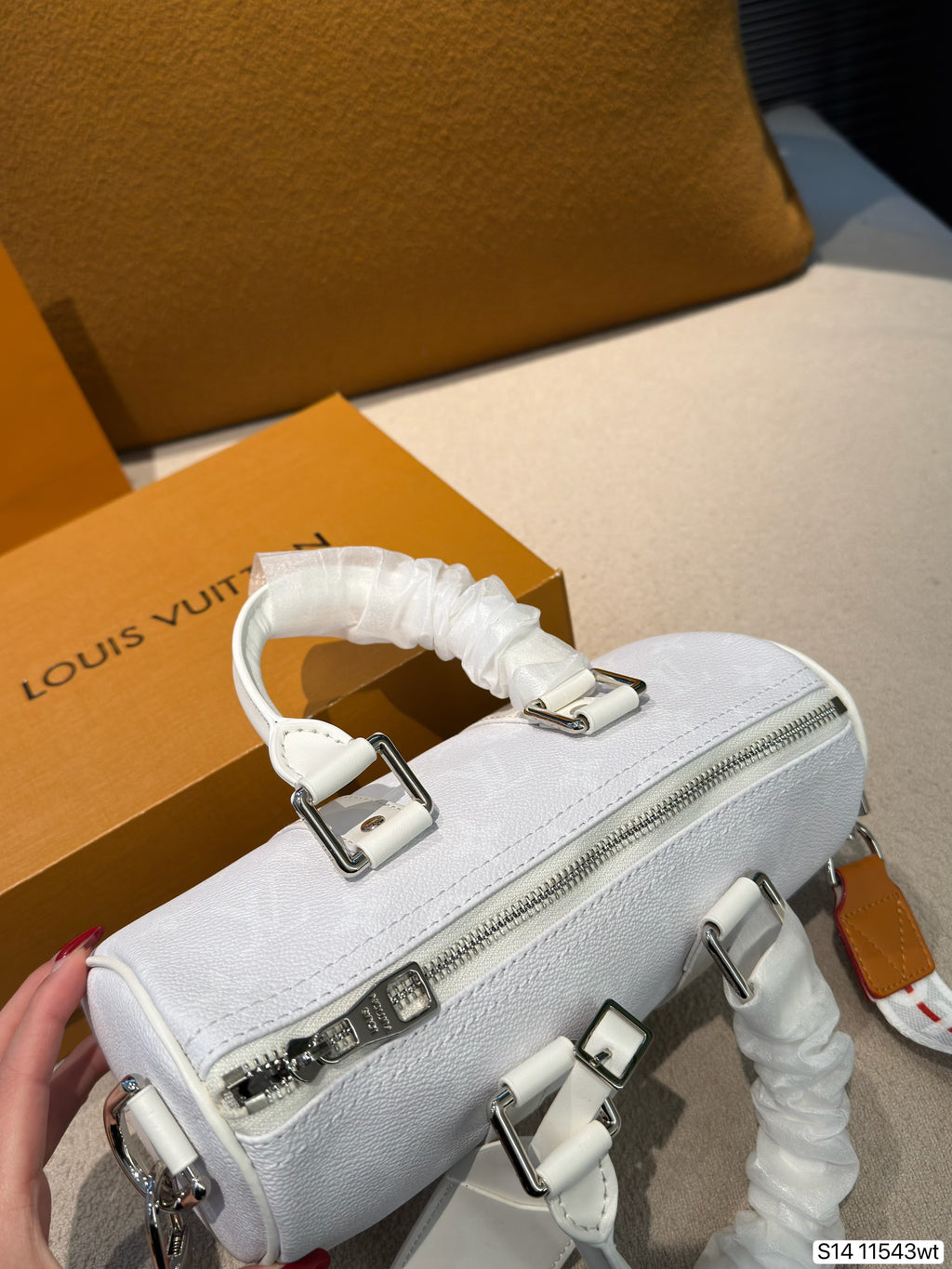 White Barrel Bag with Detachable Strap — view 5