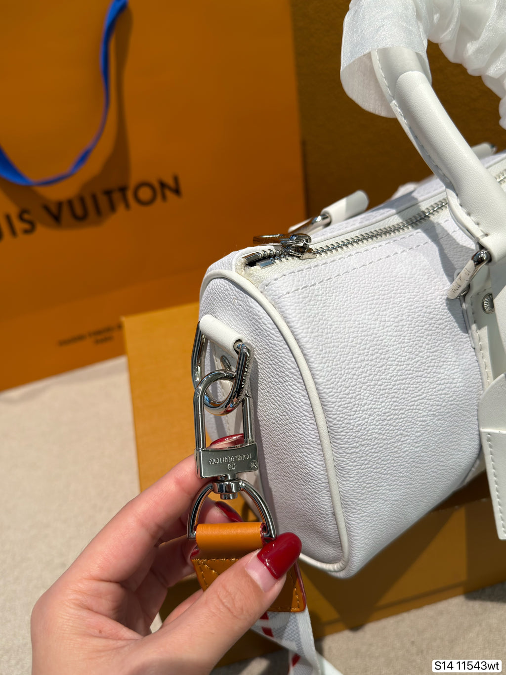 White Barrel Bag with Detachable Strap — view 7