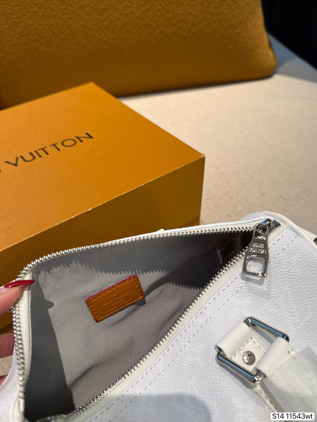 White Barrel Bag with Detachable Strap — view 8