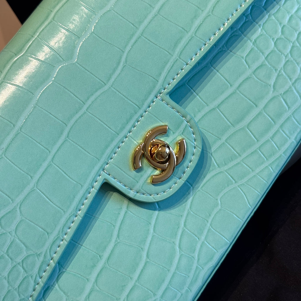 Croc-Embossed Slim Shoulder Bag — view 6