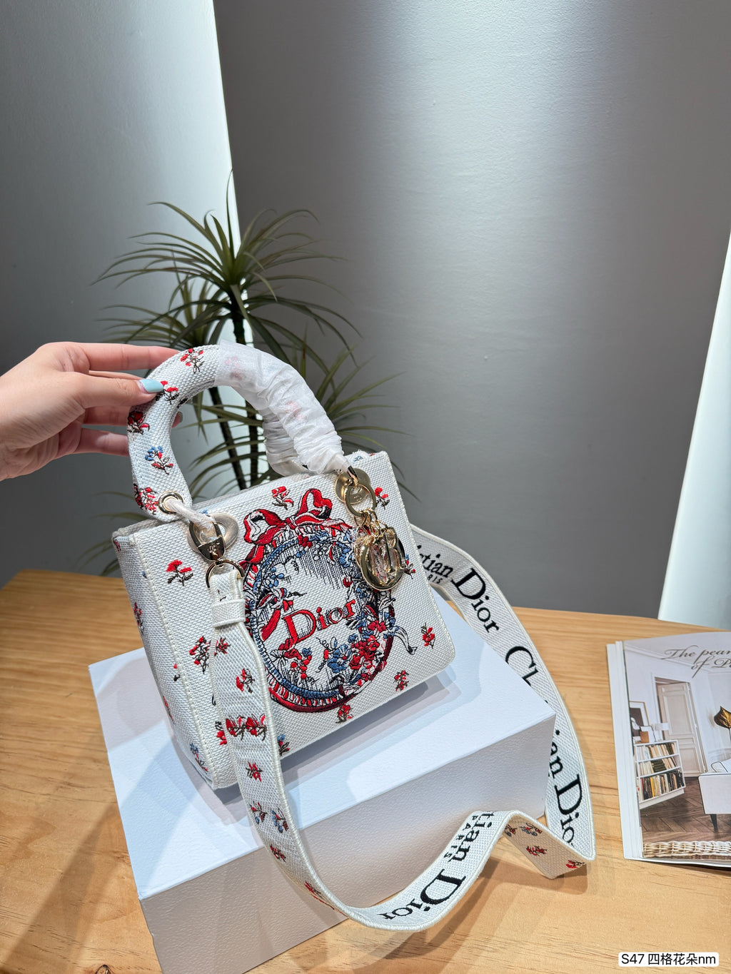 White Floral Embroidered Top-Handle Bag — view 3