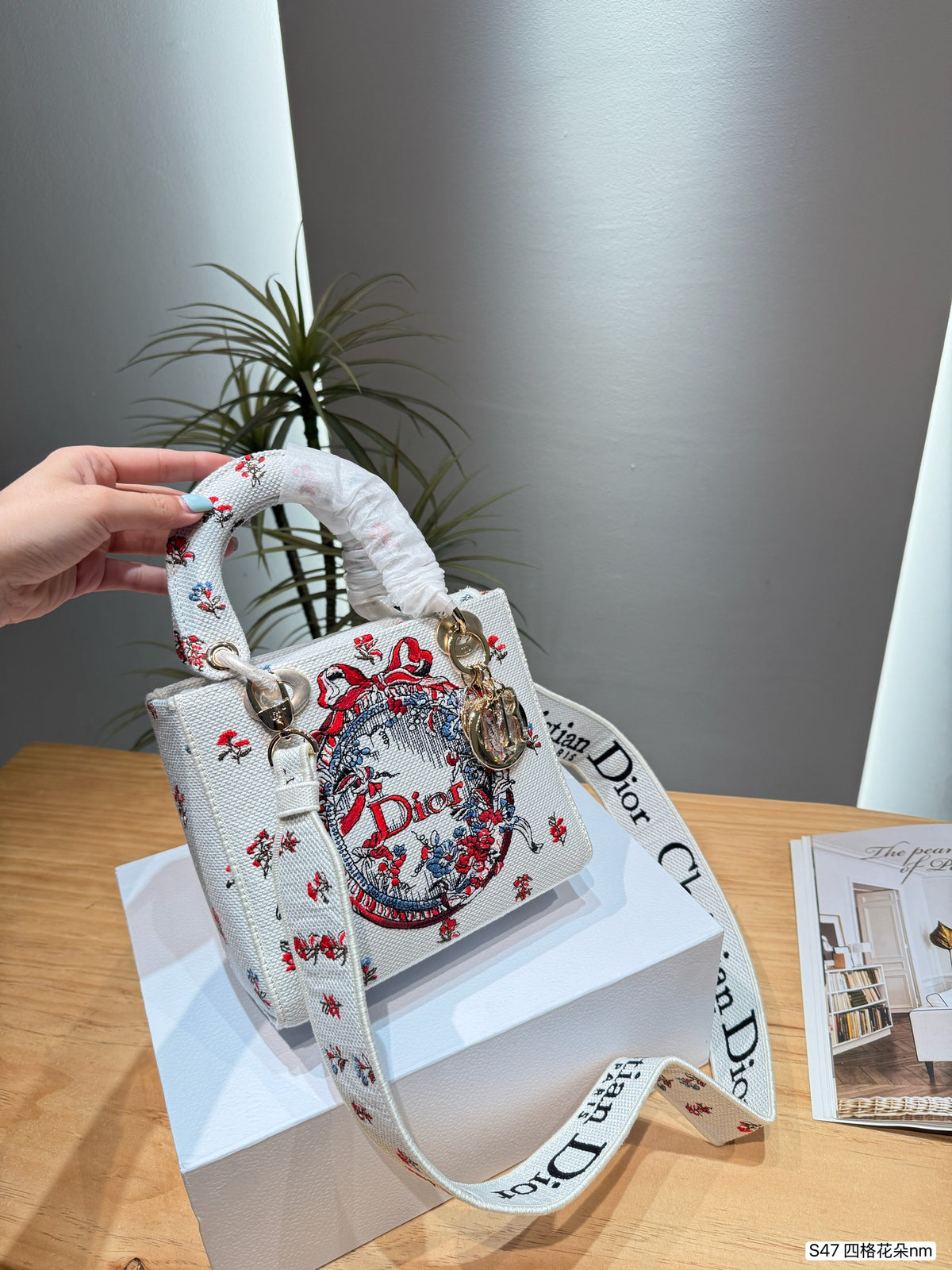 White Floral Embroidered Top-Handle Bag — view 3