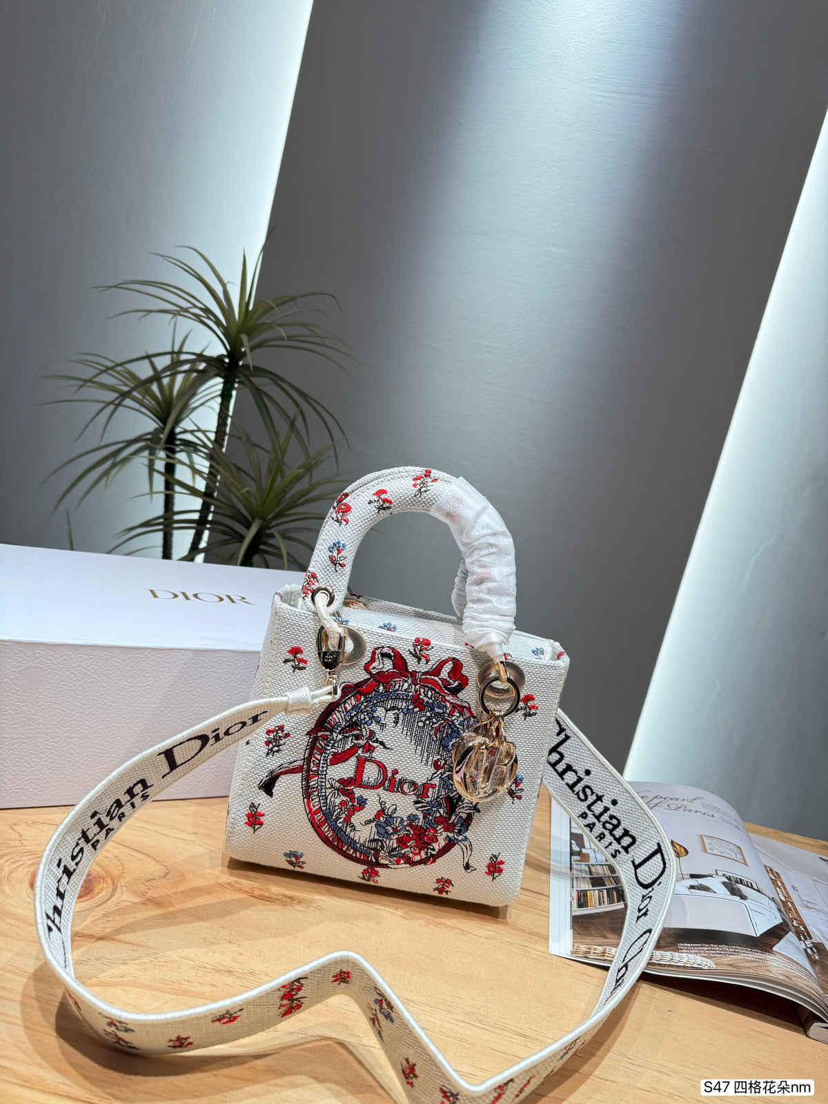 White Floral Embroidered Top-Handle Bag — view 6