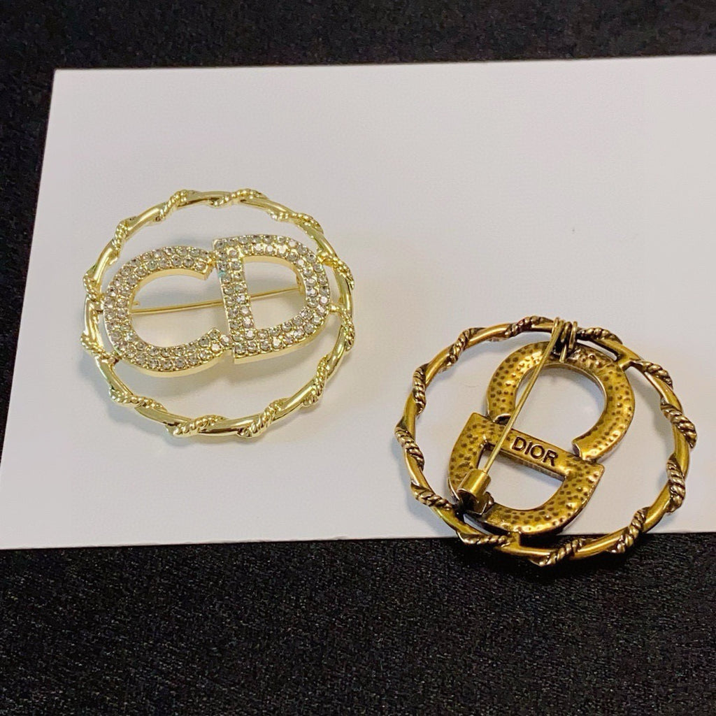 Twisted Round Frame Letter Brooch