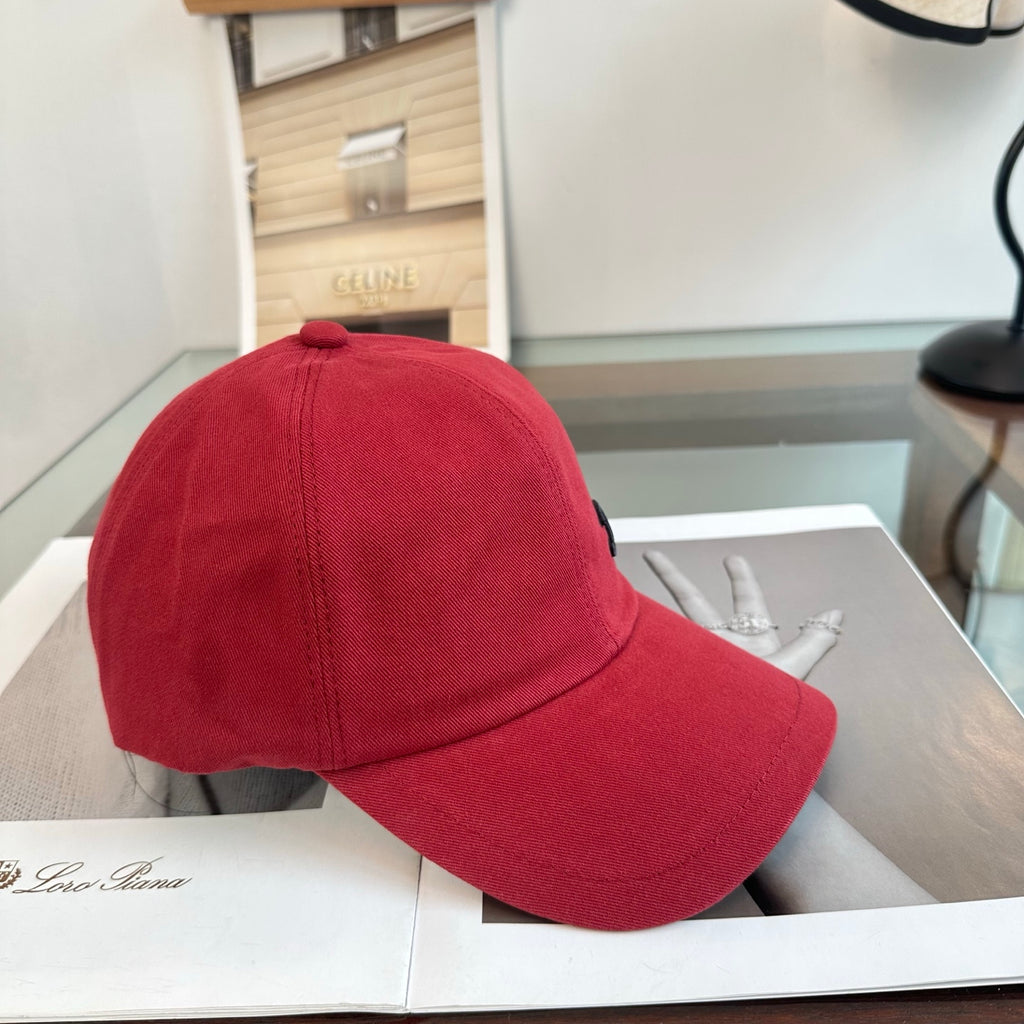 Gorra de béisbol lisa con emblema bordado