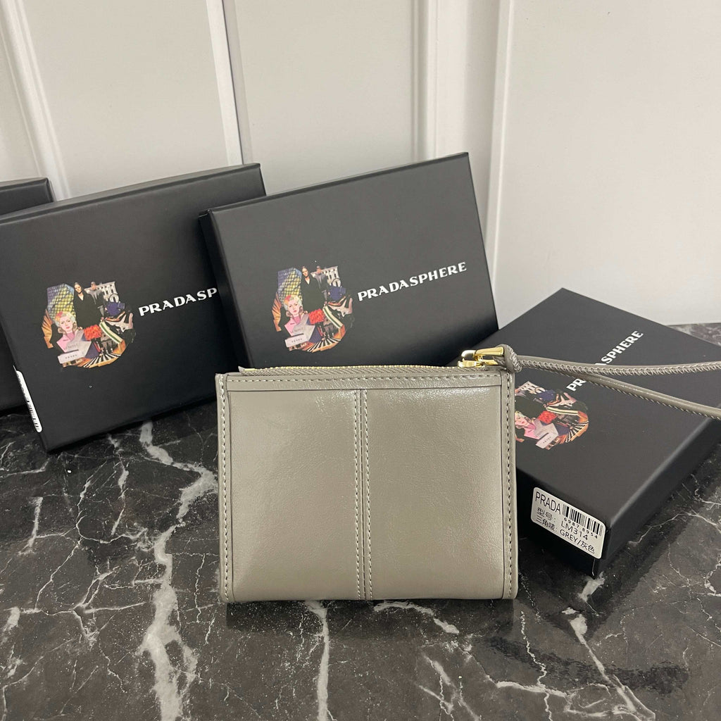 Triangle Emblem Flap Wallet 030