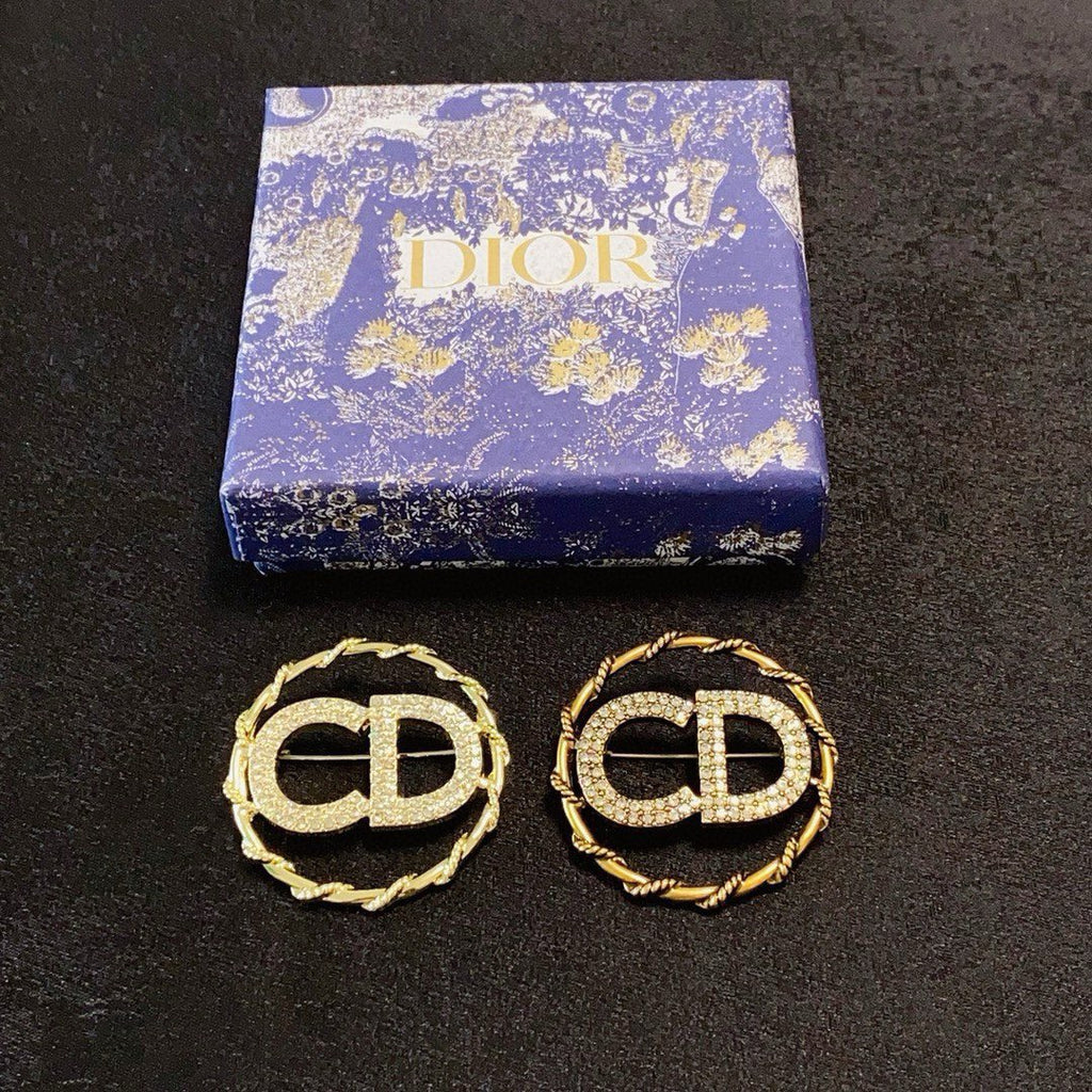 Twisted Round Frame Letter Brooch