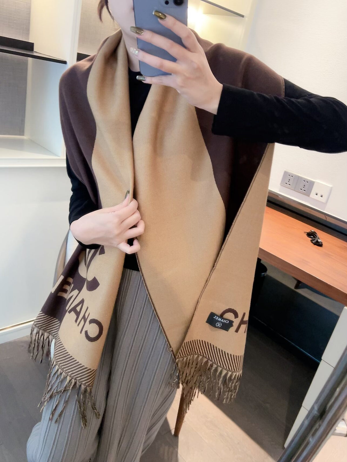 Bold Lettering Colorblock Fringed Scarf
