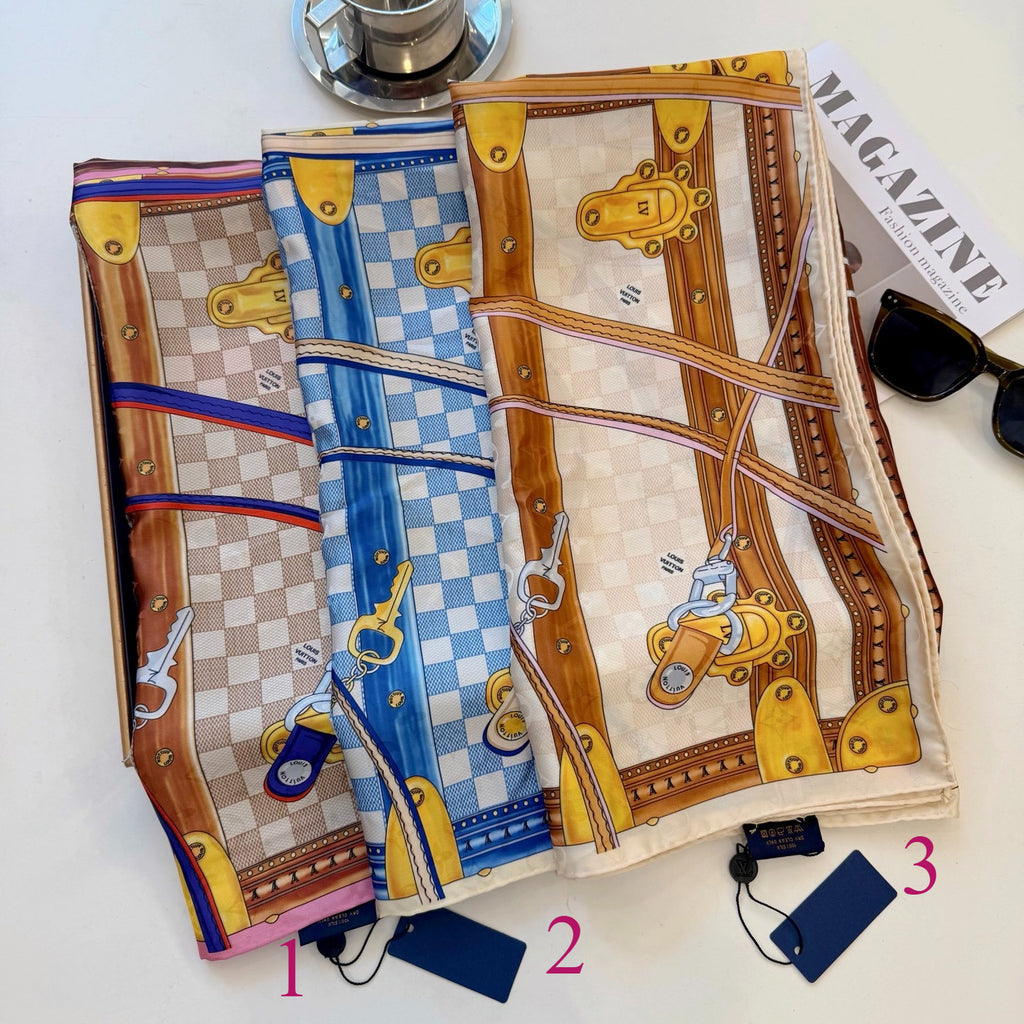 Foulard carré à imprimé damier et coffre - 90 x 90 cm