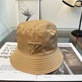 Gorro de pescador liso con parche triangular