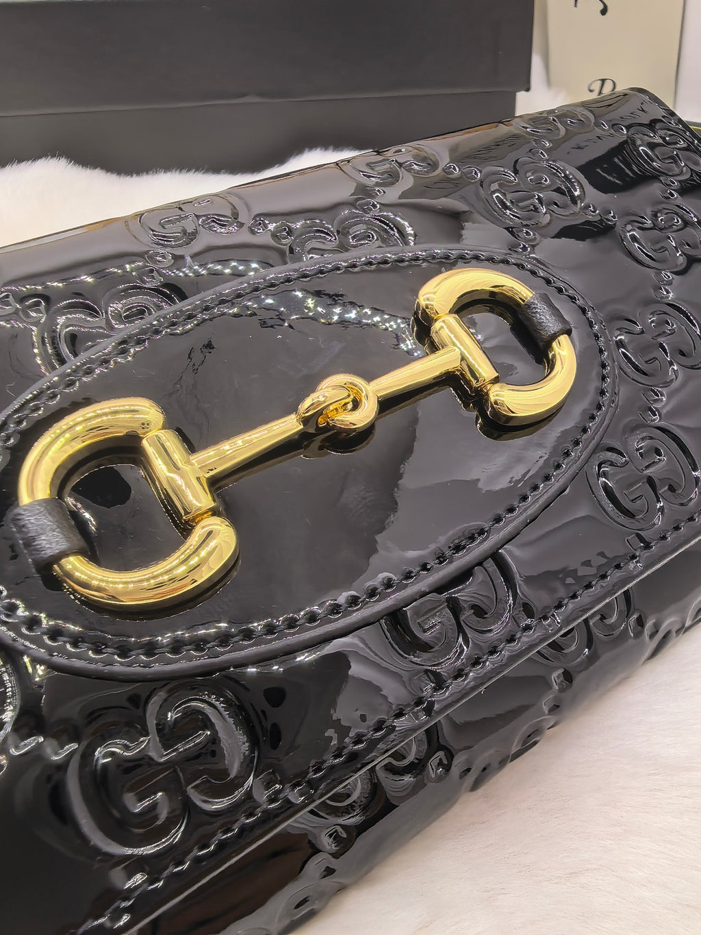 Portefeuille à rabat Horsebit en relief 008