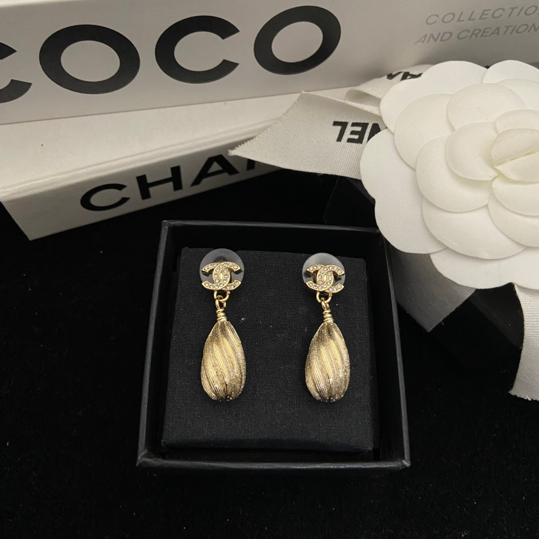 Fluted Teardrop Drop Earrings