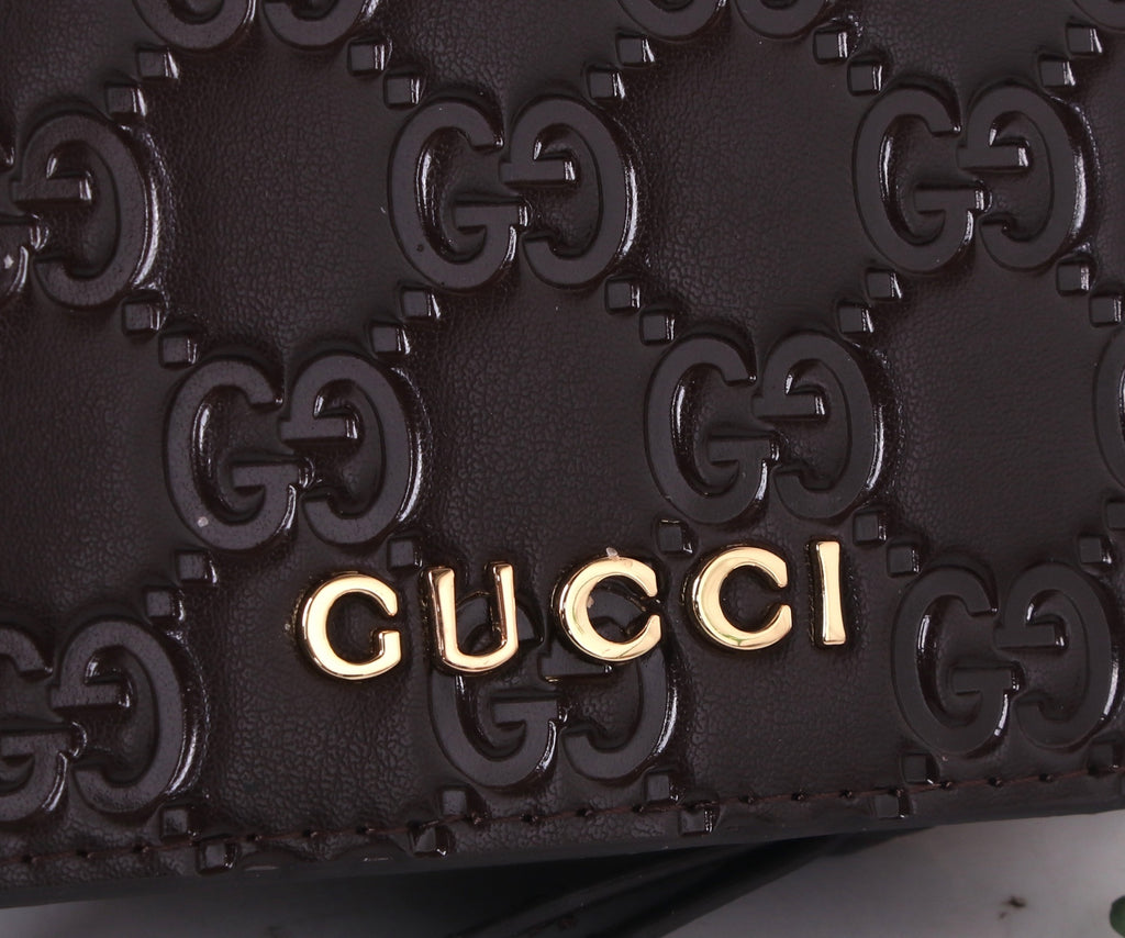 Cartera plegable con monograma en relieve 012