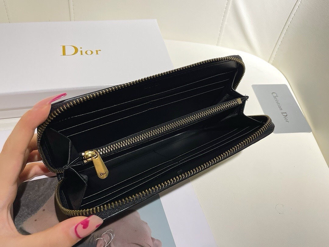 Monogram Long Zip Wallet 018
