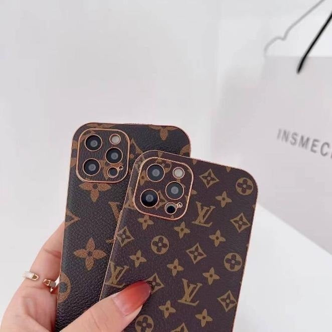 Funda para móvil con monograma clásico