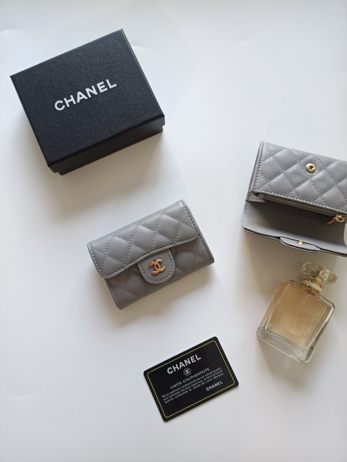 Diamond Quilted Compact Flap Wallet 020