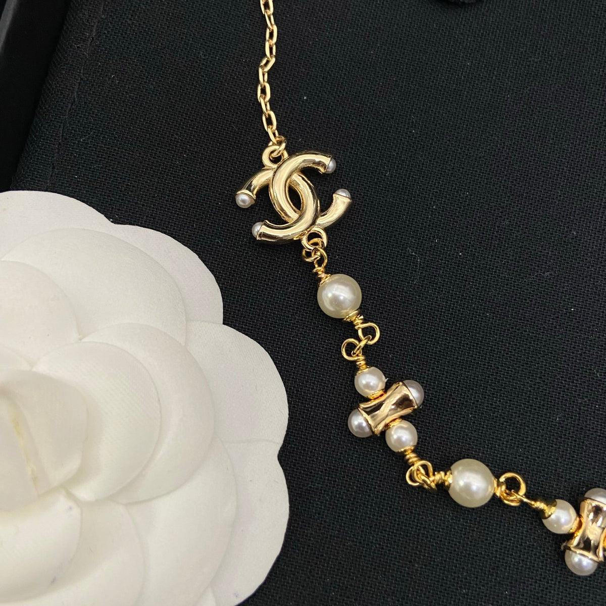 Daisy Station Chain Necklace